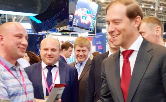 Министр Минпромторга Денис Валентинович Мантуров посетил стенд 3DSLA.RU - Российские 3D принтеры
