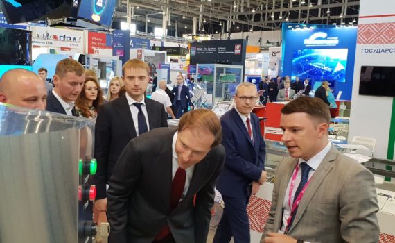 Министр Минпромторга Денис Валентинович Мантуров посетил стенд 3DSLA.RU - Российские 3D принтеры